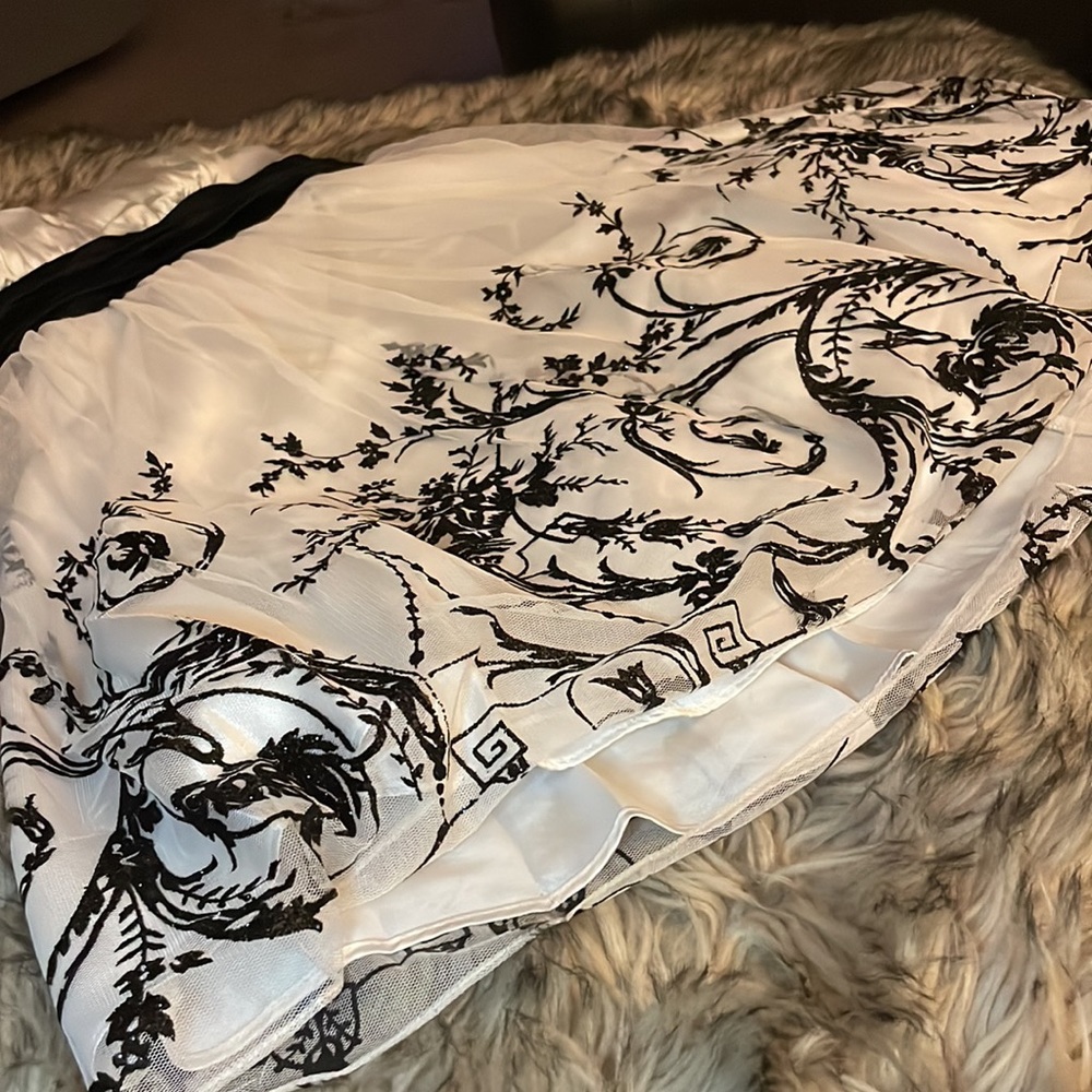 Camille La Vie Prom Dress - Picture 3 of 6